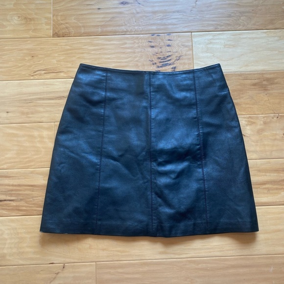 Casual Corner vintage 100% black leather skirt - Picture 2 of 9
